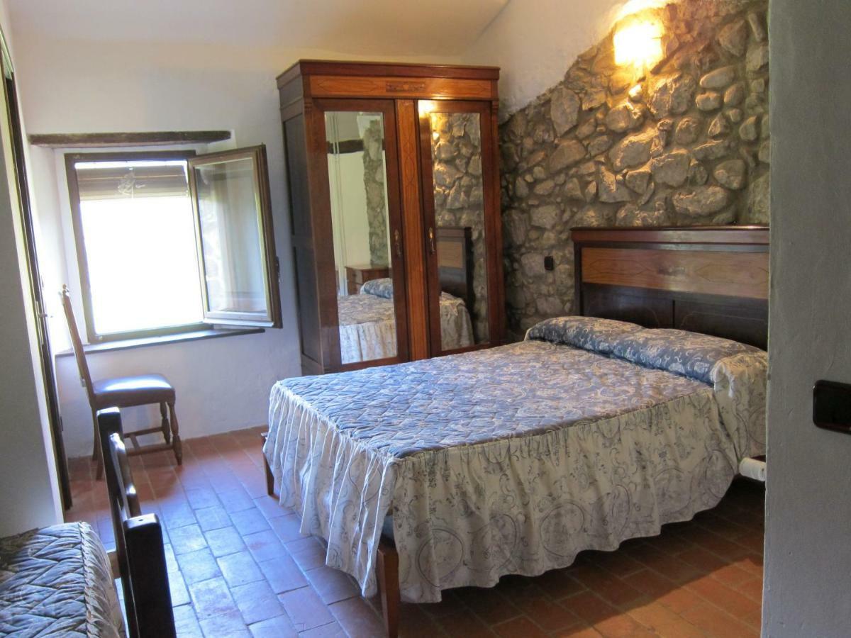 Mas El Llach La Vall de Bianya Exterior photo